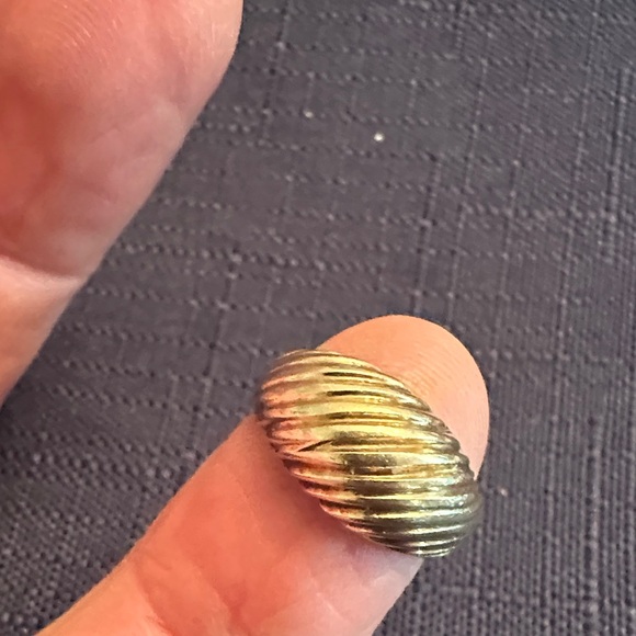 10k Gold Ring R3 - Picture 3 of 6